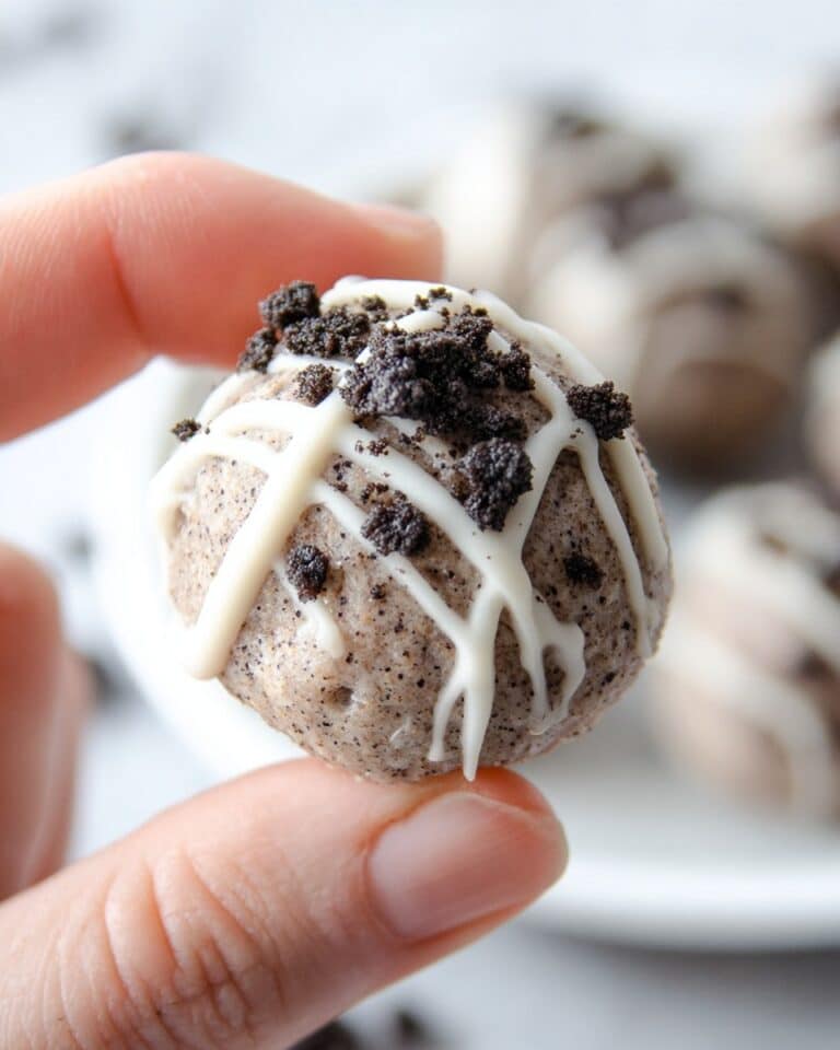 Cookies and Cream Oreo Protein Balls Recipe